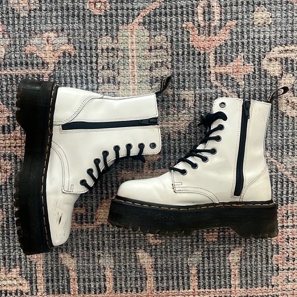 Dr. Marten Jadon. White - Picture 2 of 4